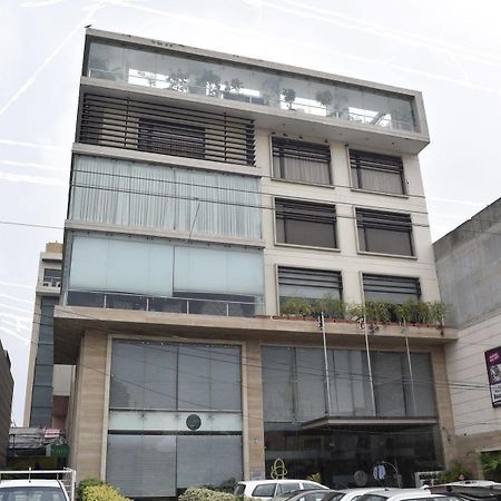 One Earth Avaas Hotel Amritsar Bagian luar foto
