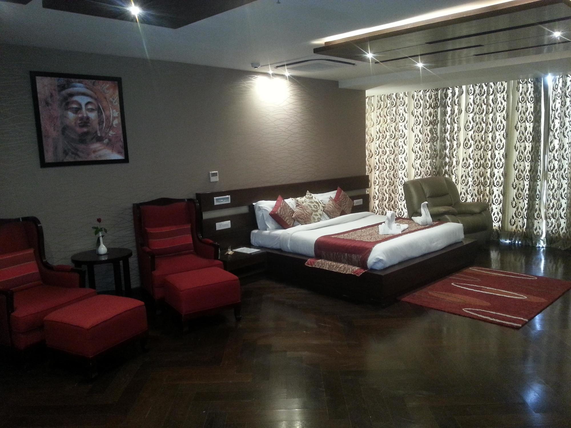 One Earth Avaas Hotel Amritsar Bagian luar foto