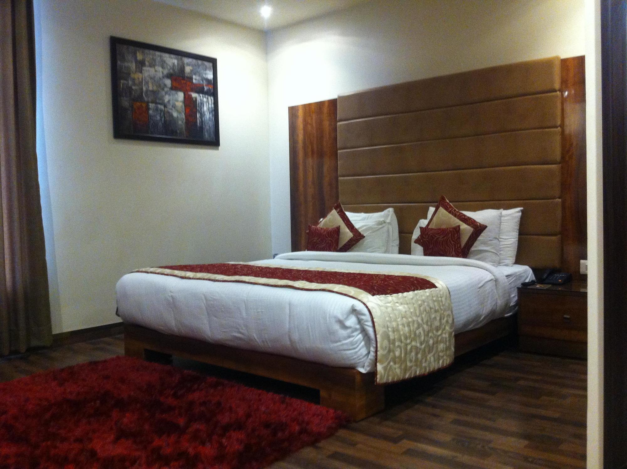 One Earth Avaas Hotel Amritsar Bagian luar foto