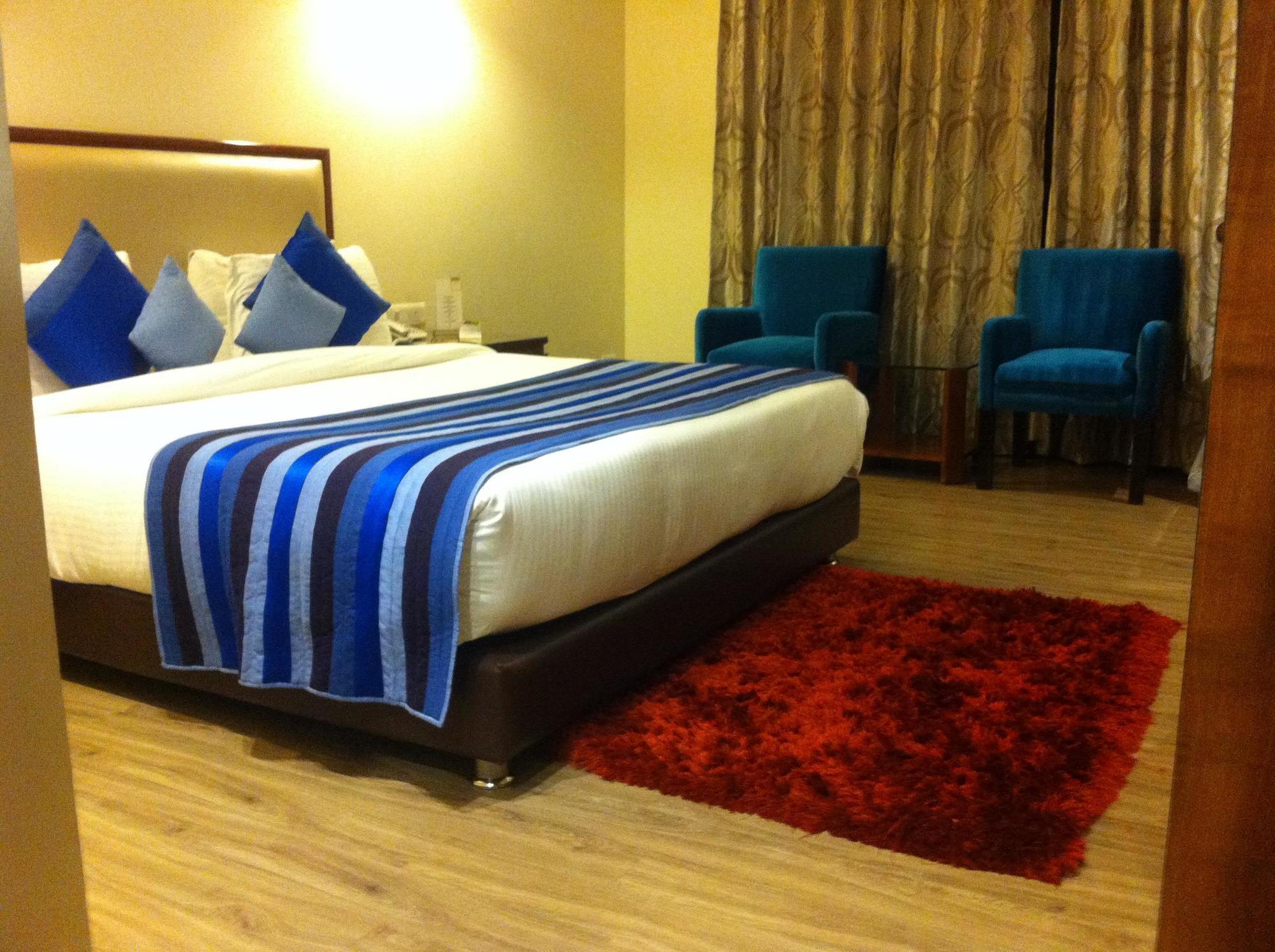 One Earth Avaas Hotel Amritsar Bagian luar foto