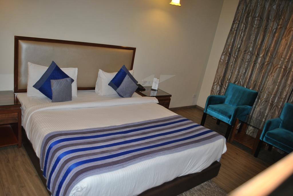 One Earth Avaas Hotel Amritsar Bagian luar foto