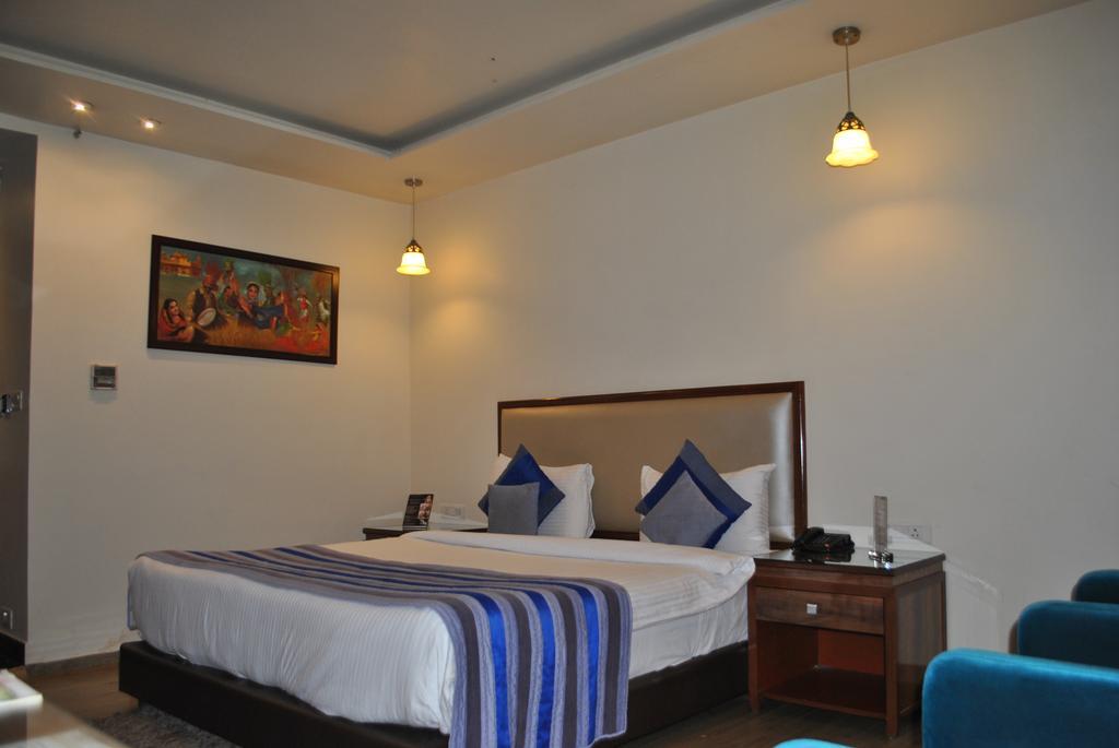One Earth Avaas Hotel Amritsar Bagian luar foto
