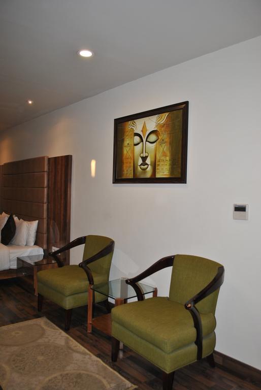 One Earth Avaas Hotel Amritsar Bagian luar foto