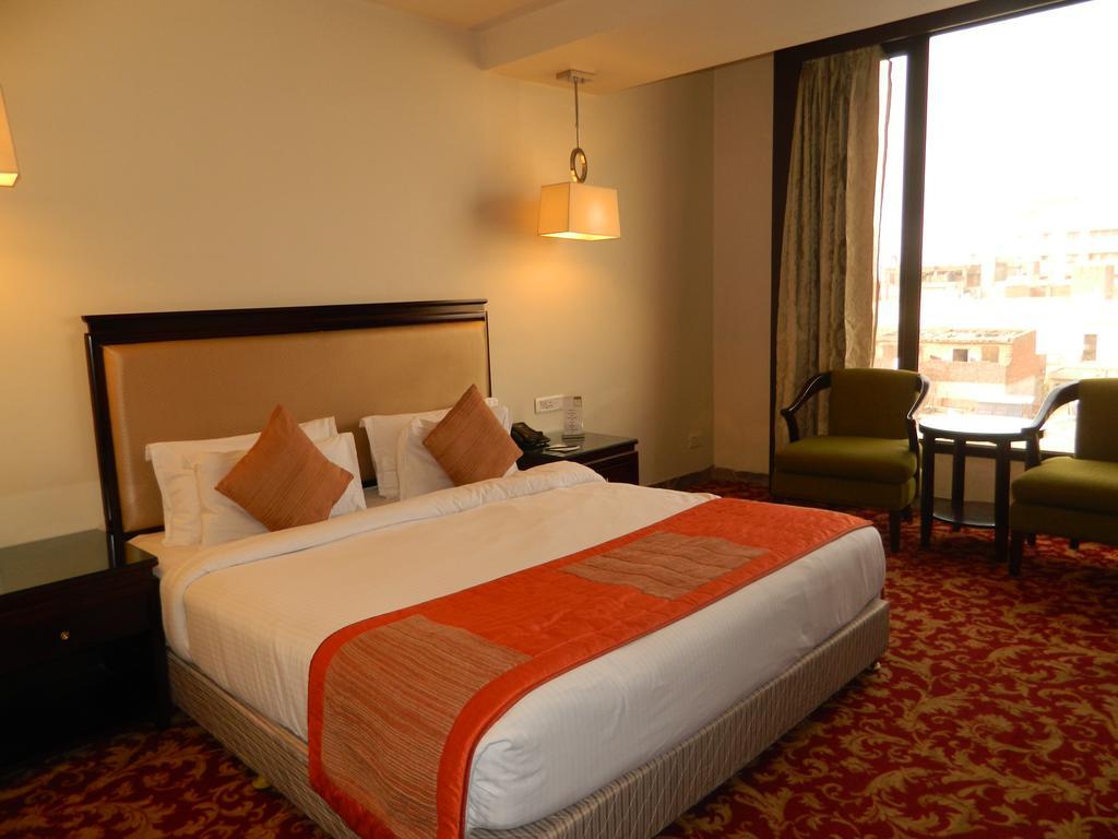 One Earth Avaas Hotel Amritsar Bagian luar foto