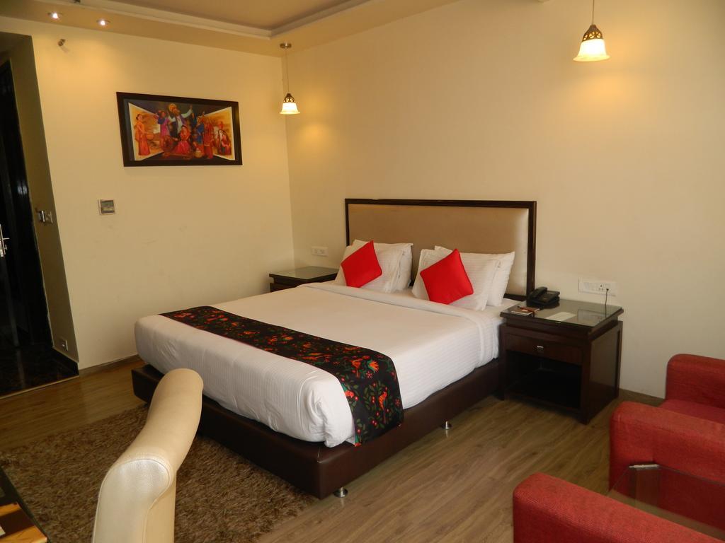 One Earth Avaas Hotel Amritsar Bagian luar foto