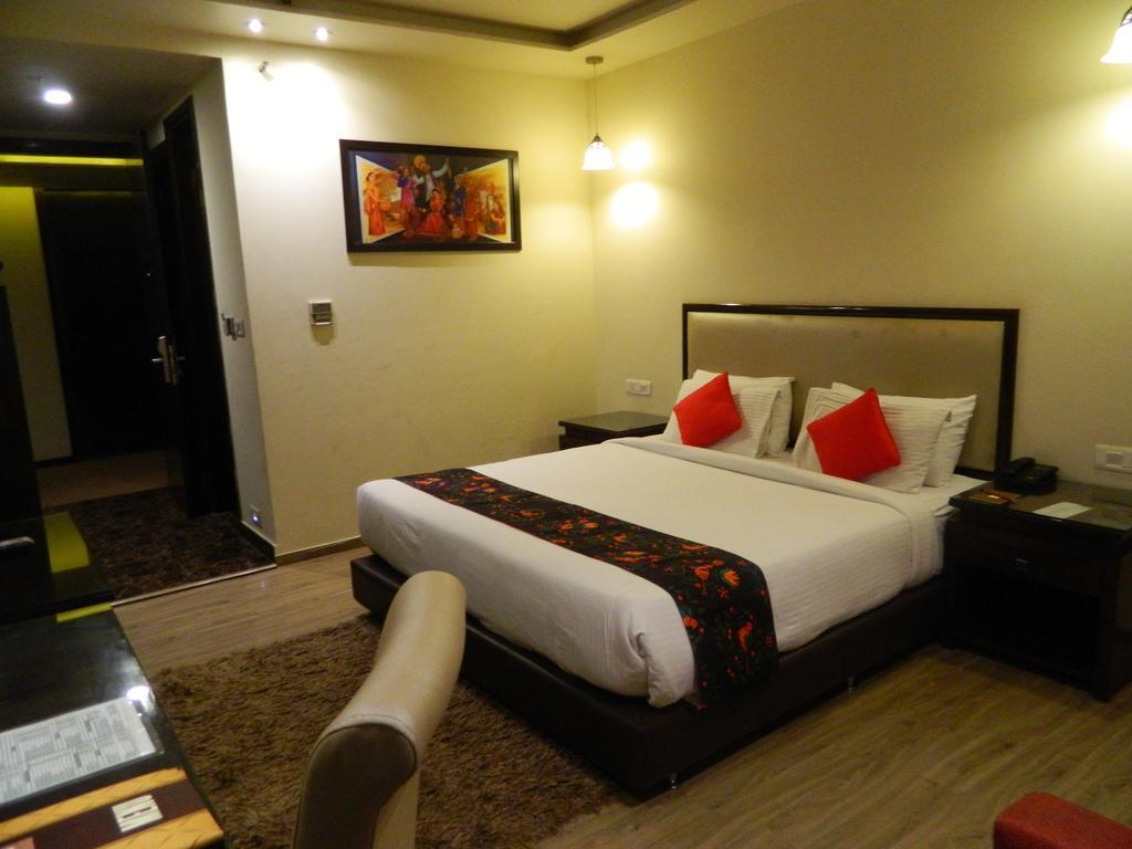 One Earth Avaas Hotel Amritsar Bagian luar foto