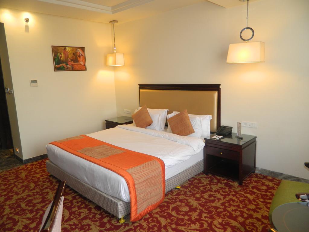 One Earth Avaas Hotel Amritsar Bagian luar foto