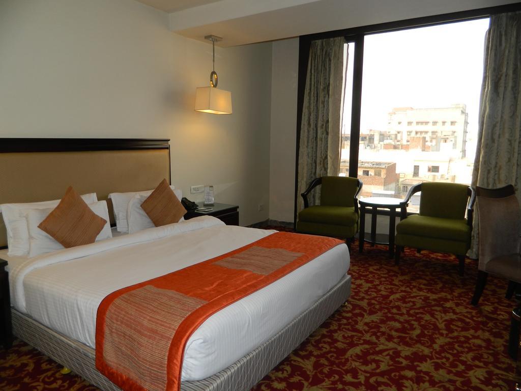 One Earth Avaas Hotel Amritsar Bagian luar foto