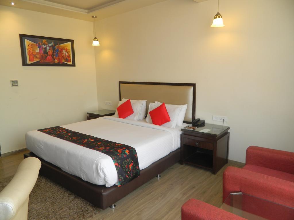 One Earth Avaas Hotel Amritsar Bagian luar foto