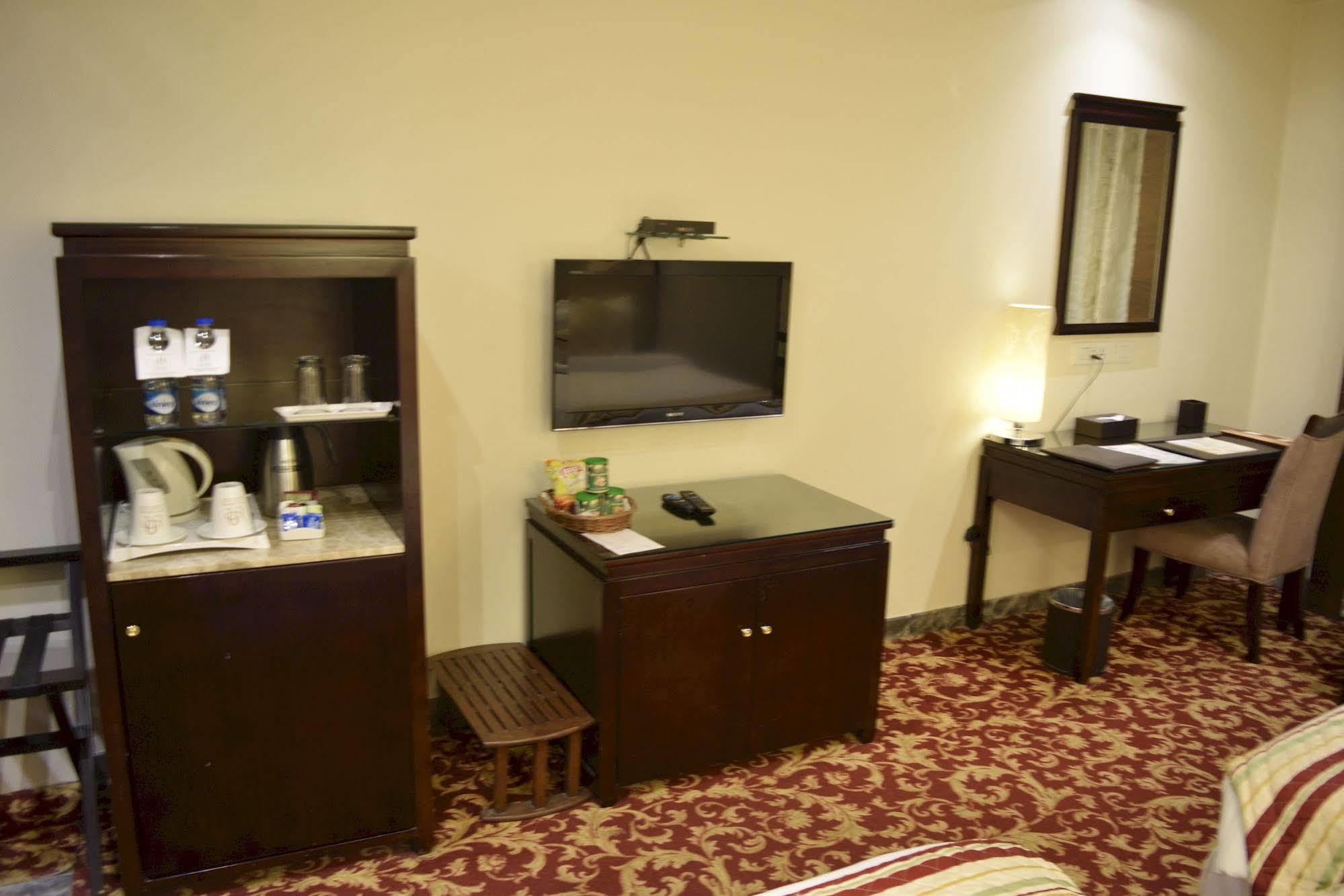 One Earth Avaas Hotel Amritsar Bagian luar foto