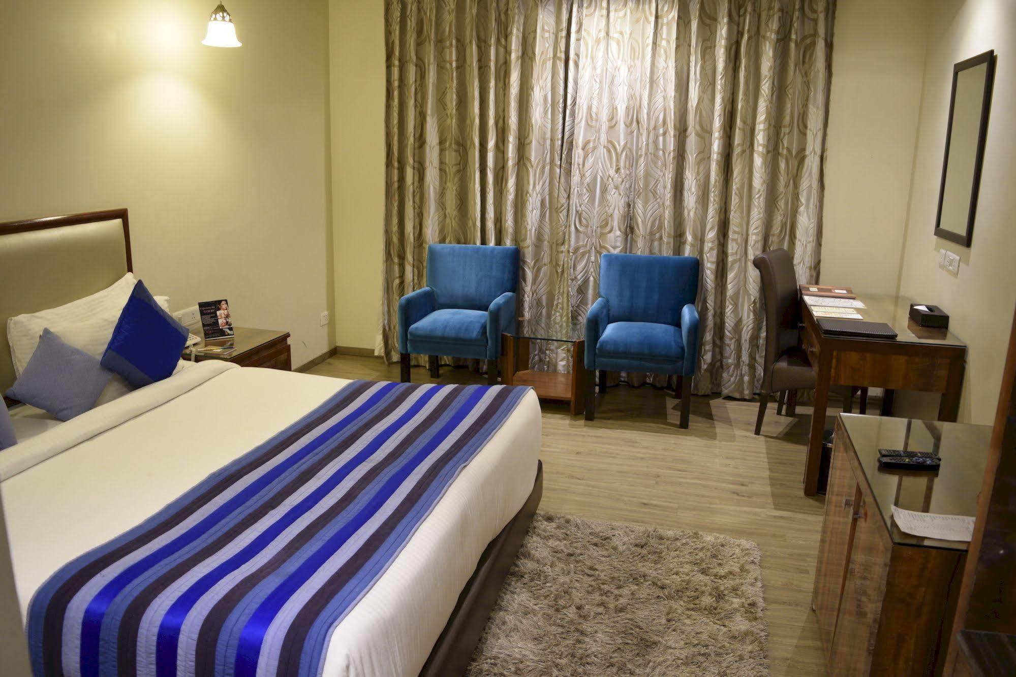 One Earth Avaas Hotel Amritsar Bagian luar foto