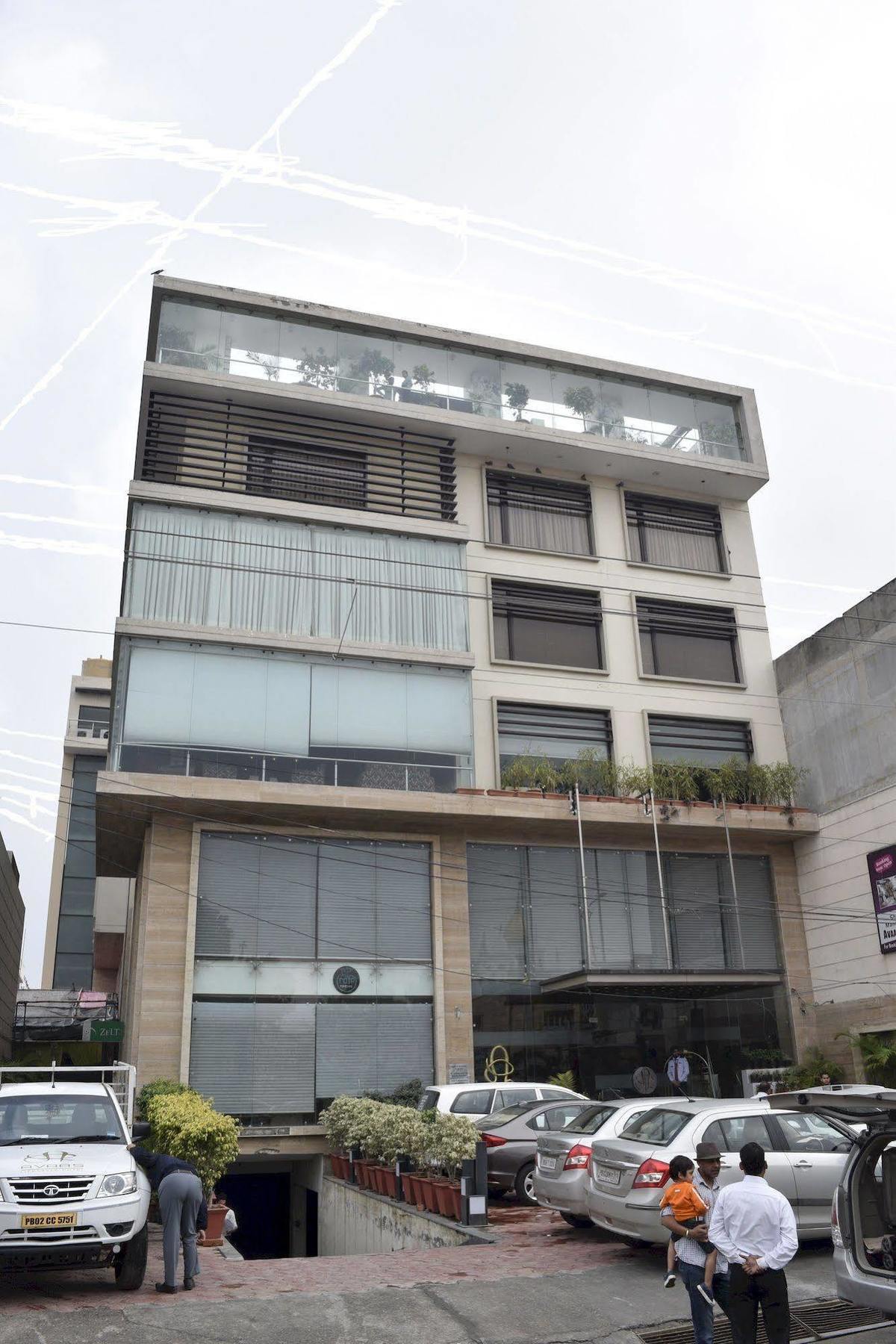 One Earth Avaas Hotel Amritsar Bagian luar foto