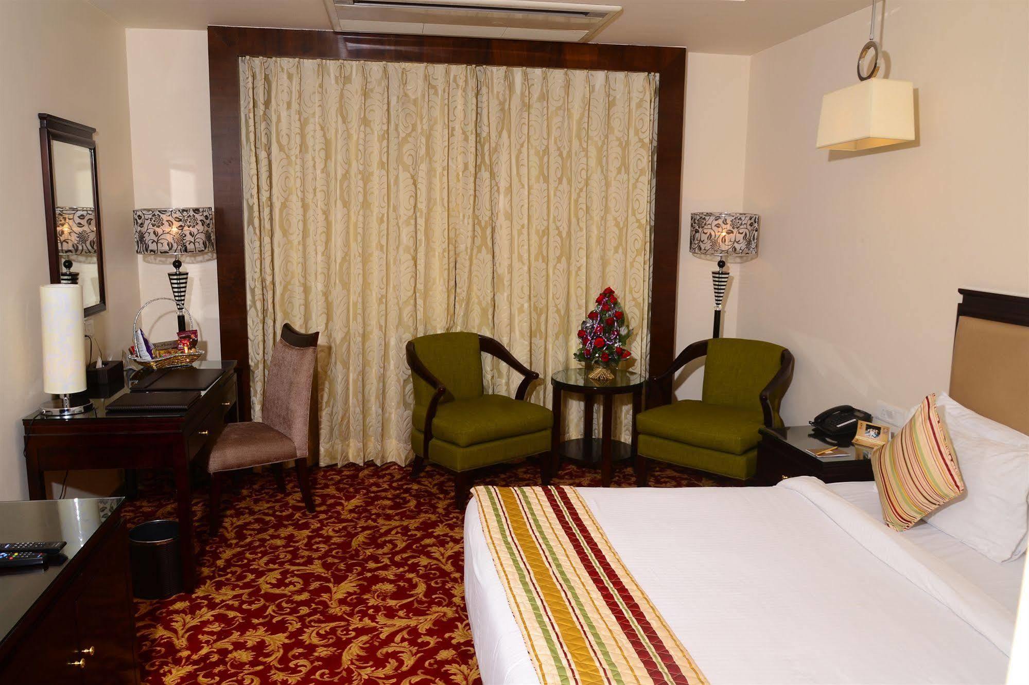 One Earth Avaas Hotel Amritsar Bagian luar foto