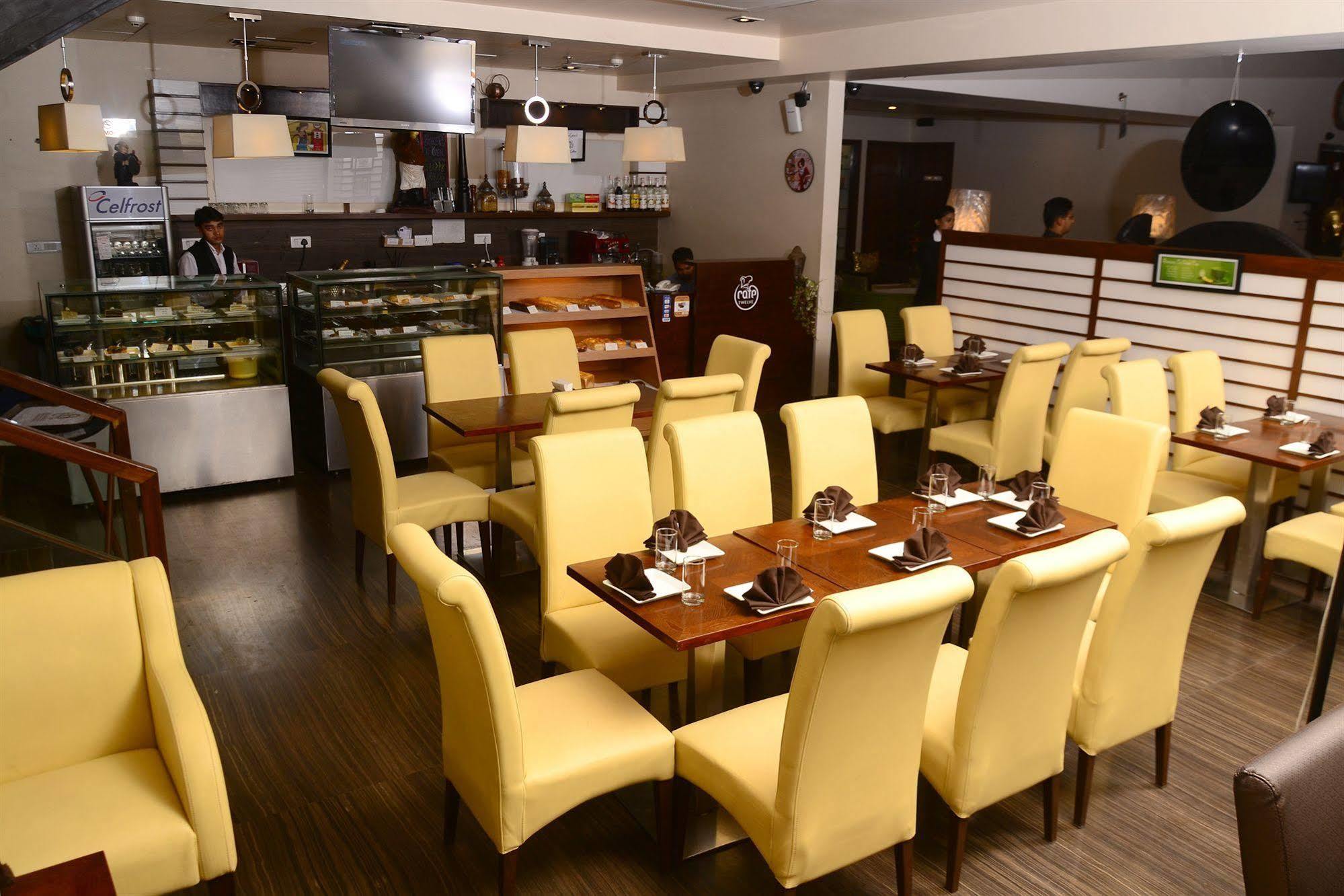 One Earth Avaas Hotel Amritsar Bagian luar foto